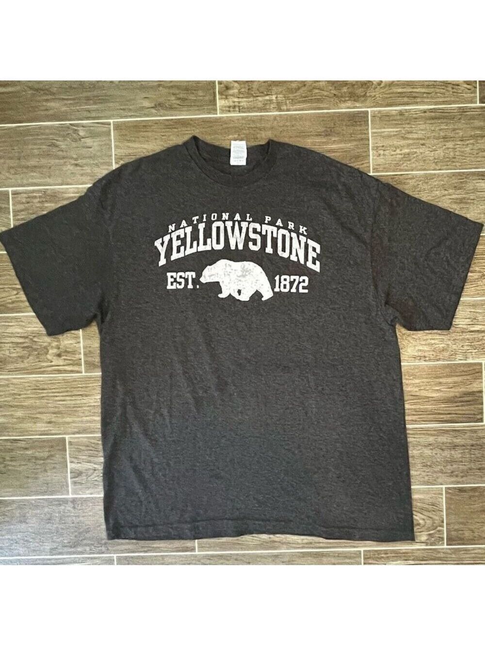 Yellowstone T-shirt XL gray logo - Picture 4 of 15
